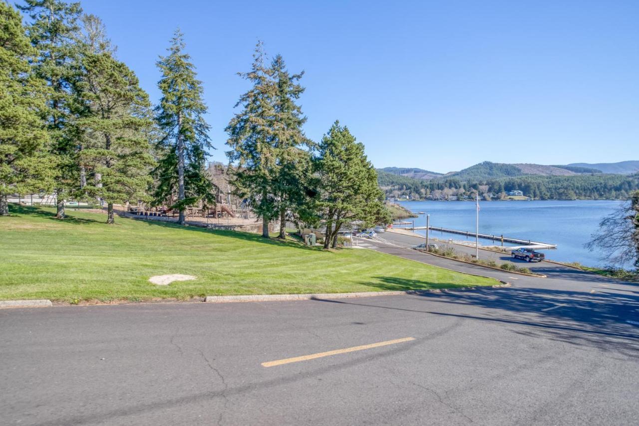 Regatta Park Lake House Lincoln City Extérieur photo